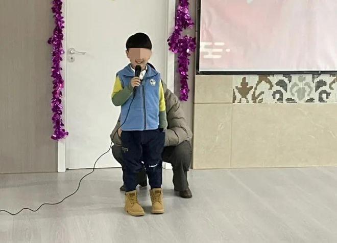 MK体育音乐串烧、诗朗诵、趣味游戏威海市妇幼保健院儿童康复科举办新春联欢会(图3)
