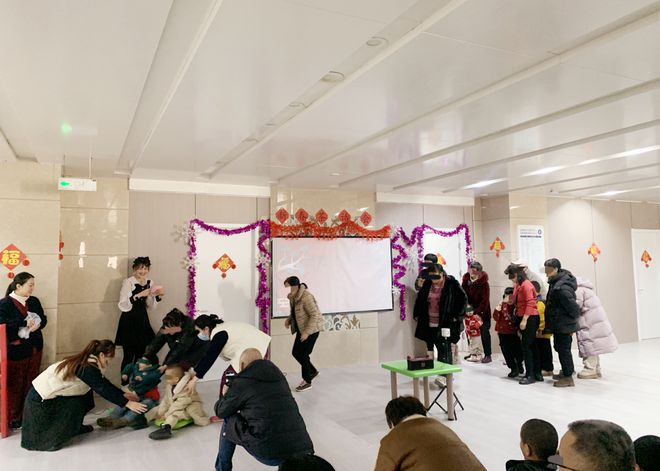 MK体育音乐串烧、诗朗诵、趣味游戏威海市妇幼保健院儿童康复科举办新春联欢会(图5)