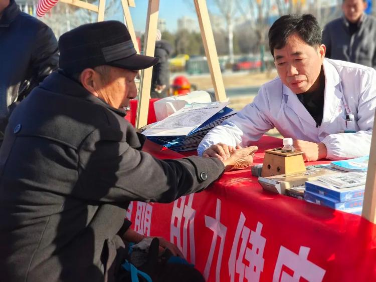 MK体育邹平九户镇卫生院举办中医康复服务进奥体活动(图1)