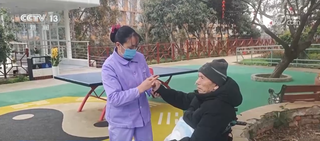 探索新兴医疗服务模式 “免陪照护”为群众“MK体育医”路护航(图1)