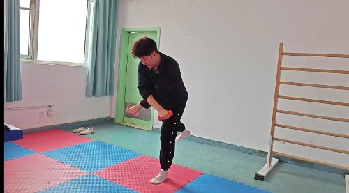 MK体育从“折翼”到“涅槃重生”180天康复助力体育教师重拾“运动梦”(图2)