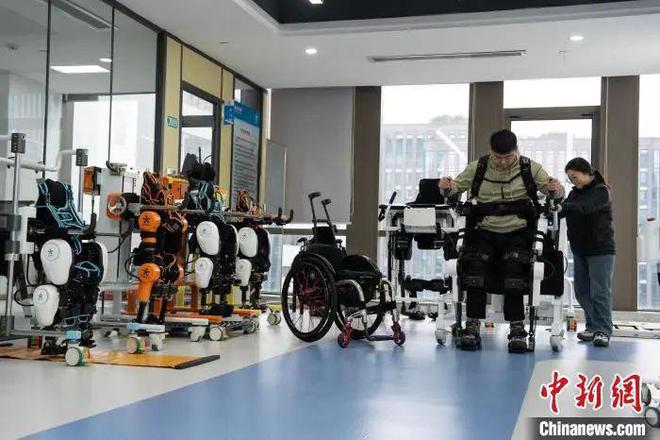科技助残典型案MK体育例 智能外骨骼机器人助力肢体残疾人康复(图2)