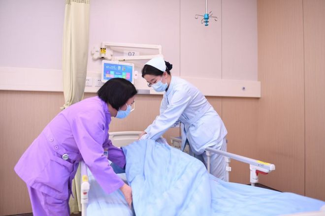 MK体育济宁一院创新“免陪照护”服务模式让患者家属轻松有“医”靠