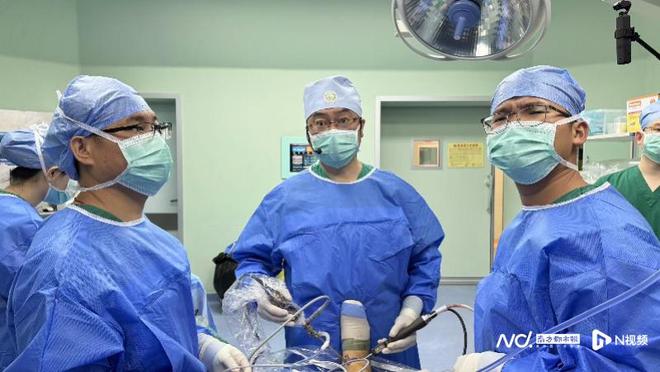 苏炳添携手暨大医学团队共防足踝运动损伤智能康MK体育复项目启动(图4)