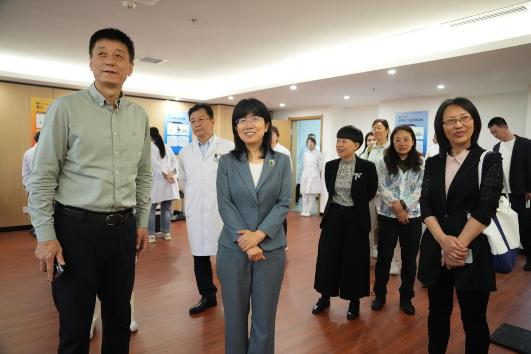 MK体育临汾市政协一行深入临汾市人民医院调研体医融合工作(图2)