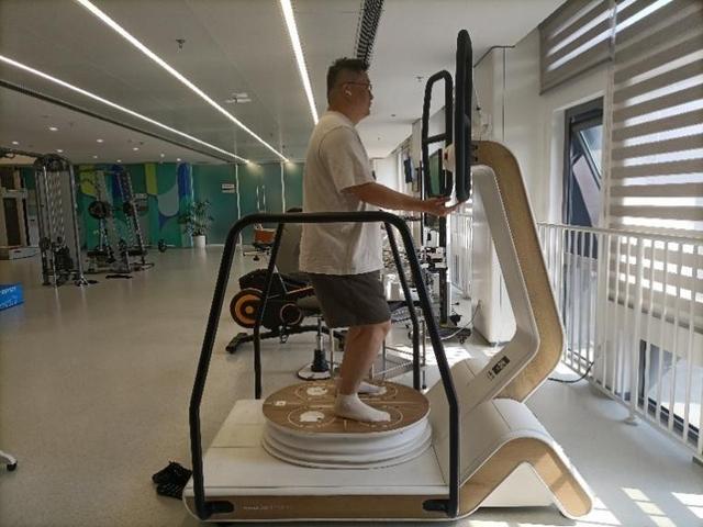 水中跑步机、健身游戏机……这家MK体育医院减肥有趣味“黑科技”(图3)