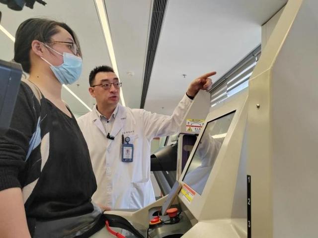 水中跑步机、健身游戏机……这家MK体育医院减肥有趣味“黑科技”(图2)
