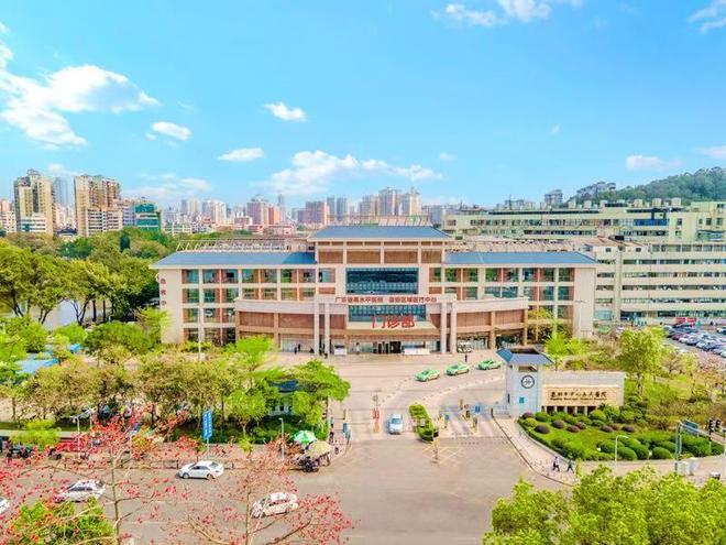 点赞 惠州市中心人民医院：免陪照护破困局温情服务显成效MK体育(图1)